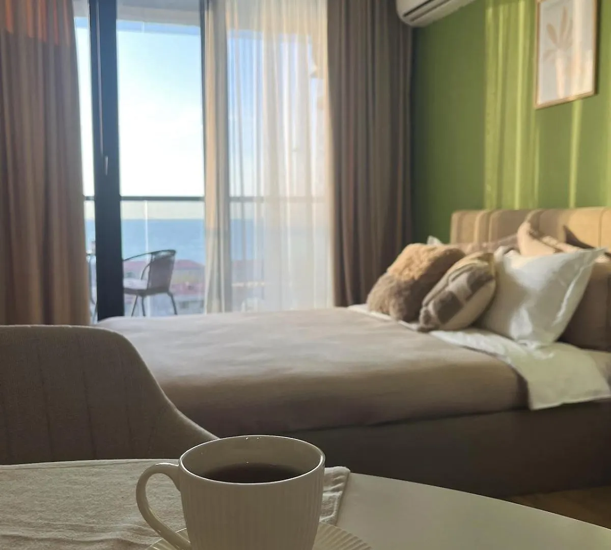 Cozy Seaside Apartment Batumi